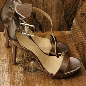 Calvin Klein Vivian Platform Heels Metallic Size 9